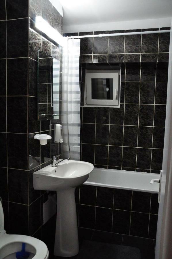 Mario Apartments レシツァ エクステリア 写真
